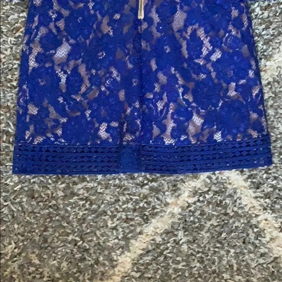Eliza J Women's Lace Shift Dress with Bell Sleeves Size 4P - Picture 6 of 7